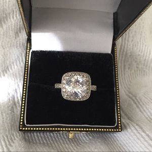 Lia Sophia cocktail ring Size 7